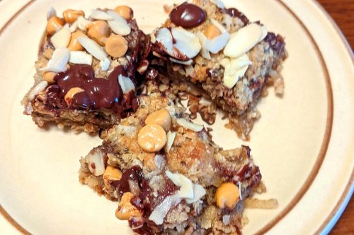 Honey Coconut Raspberry Oat Bars Recipe: Satisfy That Sweet Tooth With a Little Nutrition Included