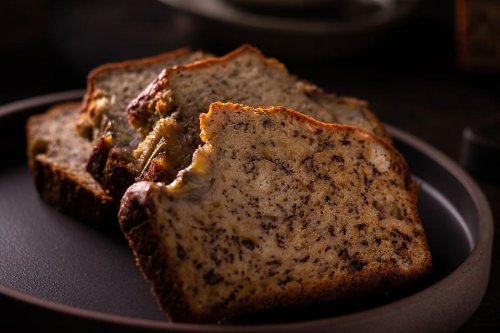 Chef Marion Cunningham's Famous Kona Inn Dark Banana Bread Recipe: This Banana Bread Has James Beard Roots | Bread/Muffins | 30Seconds Food