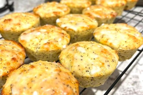 Lemon Poppy Seed Muffins Recipe: This Easy Muffin Recipe Will Start Your Day With a Smile
