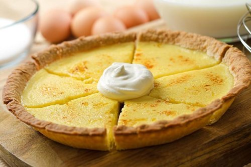 Grandma's Easy Creamy Old-fashioned Custard Pie Recipe (5 Minutes to Prep)