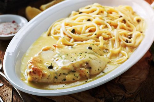 20-Minute One-Pan Chicken Recipe With Garlic Caper Cream Sauce Is a Showstopper