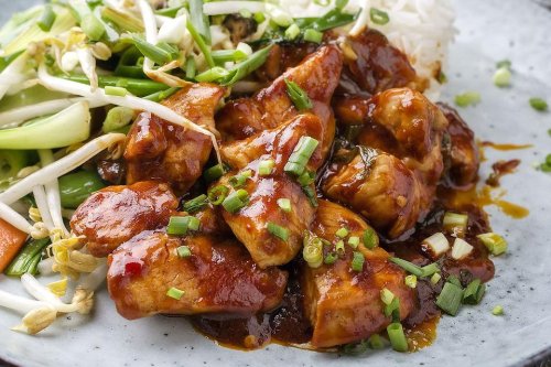 5-Ingredient Bourbon Chicken Recipe Takes 15 Minutes to Make | Poultry | 30Seconds Food