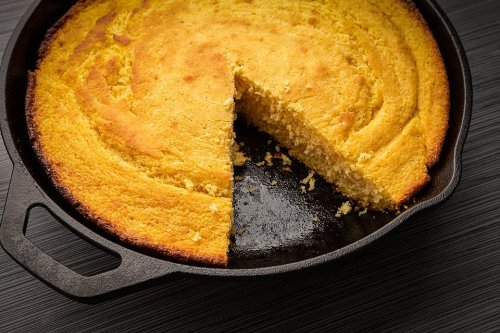 Mom's Skillet Cornbread Recipe: A Self-Respecting Southerner’s Proper Cornbread Recipe | Bread/Muffins | 30Seconds Food