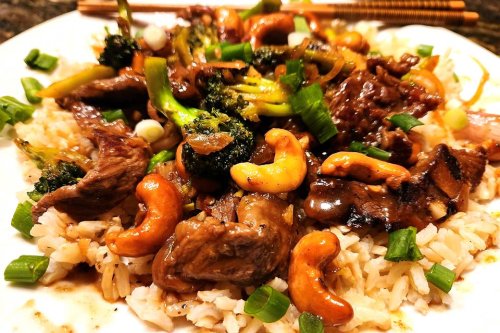 Ginger Beef & Broccoli Recipe With Cashews (20 Minutes)