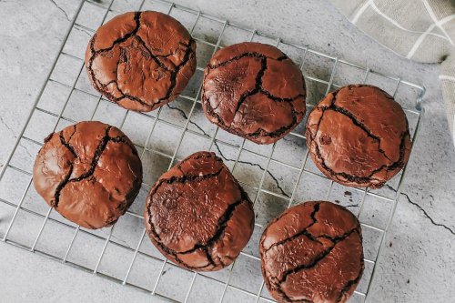 3-Ingredient Flourless Chocolate Cookie Recipe Is Gluten-free Chocolatey Goodness