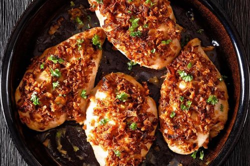 6-Ingredient Crispy Baked French Onion Chicken Recipe (30 Minutes)