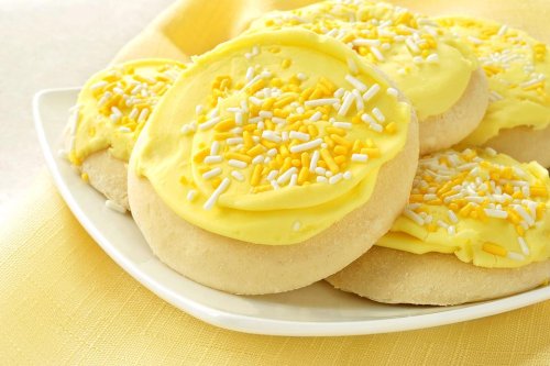 Moist Vanilla Sugar Cookies Recipe With Sweet Lemonade Frosting