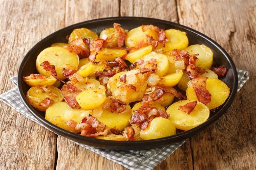 Fried Potatoes Recipe With Bacon & Onions: The Perfect Potato Recipe for Dinner or Brunch | Vegetables | 30Seconds Food