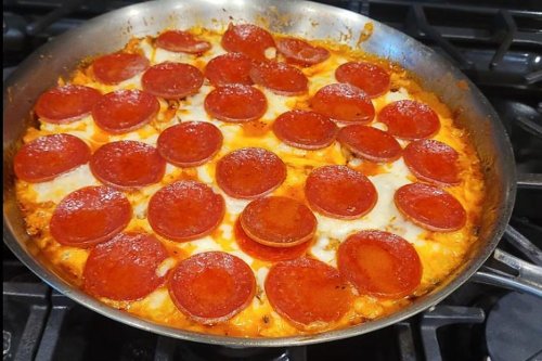 Skillet Pizza Casserole Recipe: This Crustless Pizza Recipe Is Low Carb & Keto Friendly
