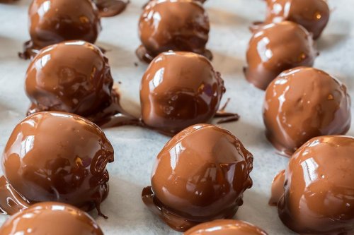 Chocolate Peanut Butter Balls Recipe: Creamy 4-Ingredient Peanut Butter Balls Are a Holiday Must