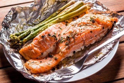 Wrap Up Dinner in a Hurry With This Healthy Salmon & Asparagus Packets Recipe