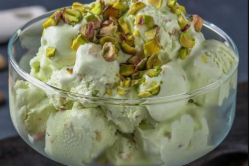 This Rich Pistachio Ice Cream Recipe Is Simply Delicious (No Ice Cream Maker Required)