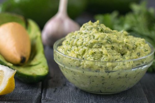 4-Ingredient Lemon Avocado Dill Dip Recipe Is Healthy Snacking Done Right