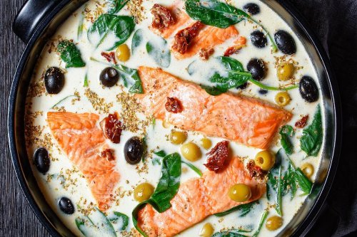 30-Minute Creamy Tuscan Salmon Recipe With Spinach, Sundried Tomatoes, Olives & Parmesan