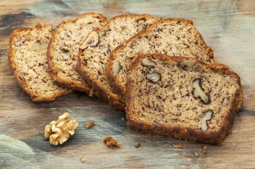 Moist Banana Bread Recipe With Walnuts Is a Slice of Old-Fashioned Goodness