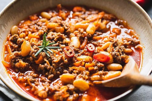 Grandma's Easy Chili Con Carne Recipe Is Hearty, Comforting & Budget Friendly