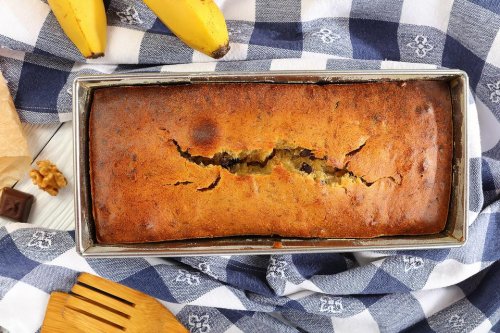 A Dietitian Shares Her Naturally Sweet Banana Bread Recipe (No Refined Sugar)