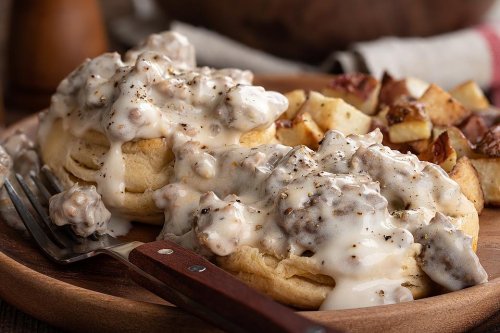 Biscuits & Gravy Recipe: A Southern Sausage Gravy Recipe for Those Fluffy Biscuits | Breakfast | 30Seconds Food
