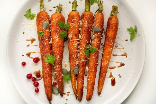 Honey Balsamic-Glazed Roasted Carrots Recipe Makes Everyone Happy