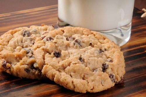 Mom's Oatmeal Raisin Cookie Recipe: Make Feel-Good Cookies in 20 Minutes | Cookies | 30Seconds Food