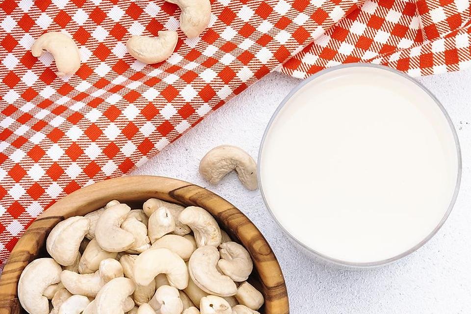 Easy Dairy-Free, Vegan Cashew Cream Saves the Day
