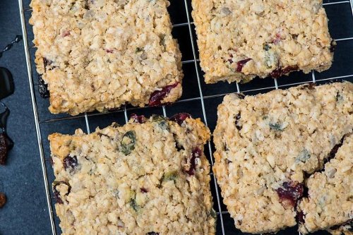 Easy Oatmeal Fruit Cookie Breakfast Bars Recipe Will Change the Way You Breakfast & Snack | Cookies | 30Seconds Food