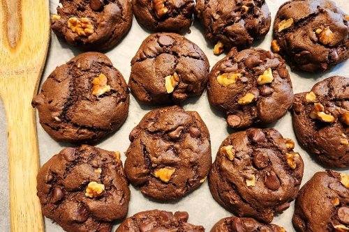 5-Ingredient Chocolate Walnut Cookie Recipe: One Bowl Cookies in Minutes