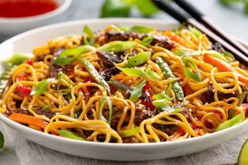 Asian Beef Lo Mein Recipe: This Beef & Noodles Recipe Is Chopsticks Ready in 20 Minutes | Beef | 30Seconds Food