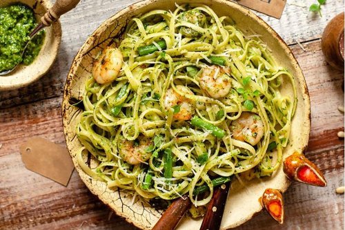 20-Minute Pesto Pasta Shrimp Recipe With Green Beans Is Incredible