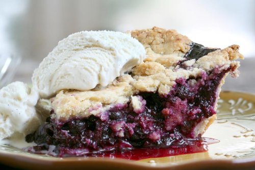 Easy Blueberry Cinnamon Pie Recipe Will Be a Thanksgiving Favorite