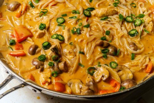 One-Pot Chicken Curry Recipe: This Creamy Chicken Curry Pasta Recipe Is Ready in Less Than 30 Minutes | Poultry | 30Seconds Food