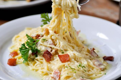 An Italian Mom's 6-Ingredient Spaghetti Carbonara Recipe Is Deliziosa