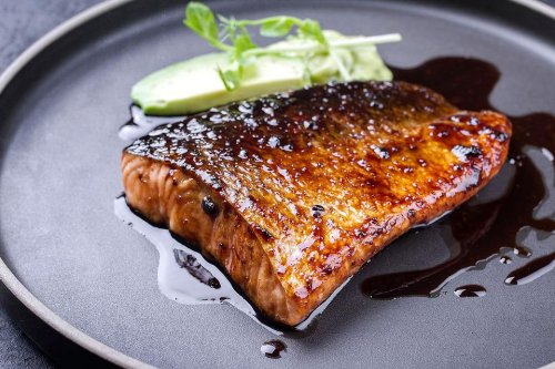 Mirin & Soy-Glazed Salmon Recipe: This Asian Salmon Recipe Is Ready in Less Than 30 Minutes