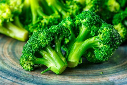 No-Cook Zesty Marinated Broccoli Recipe: Eat Fresh Healthy Food