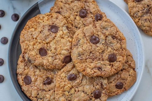 3-Ingredient Chocolate Chip Oatmeal Cookie Recipe: No Flour, No Eggs, No Butter
