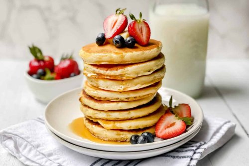 Fluffy Pancake Recipe for a Thick Delicious Delicious Stack