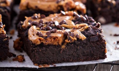 These 3-Ingredient Sunday, No-Bake Peanut Butter Brownies Are a Must-Try