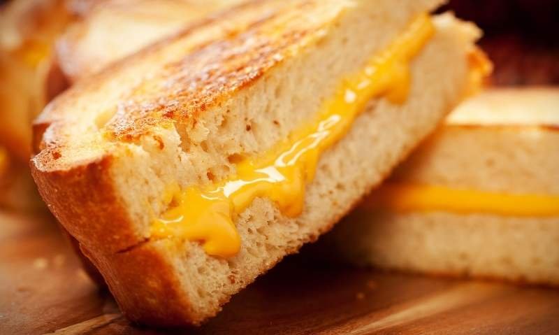 This One Ingredient Makes Grilled Cheese Sandwiches 10X Crispier and More Flavorful