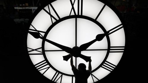 When is daylight saving? Time for a sleep-in as clocks go back one hour