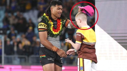 NRL grand final: League slammed for pink Telstra hats during Penrith Panthers premiership ring presentations