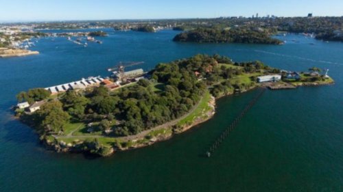 Sydney Harbour island to be handed back
