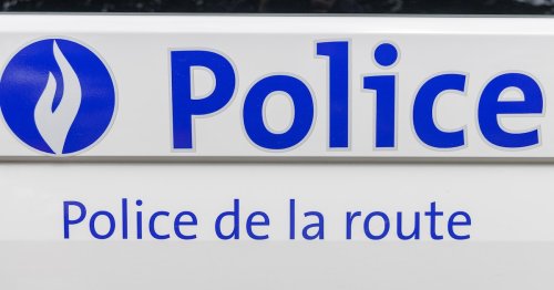 Deux hommes alcoolisés tentent d’échapper à la police en échangeant leur place au volant