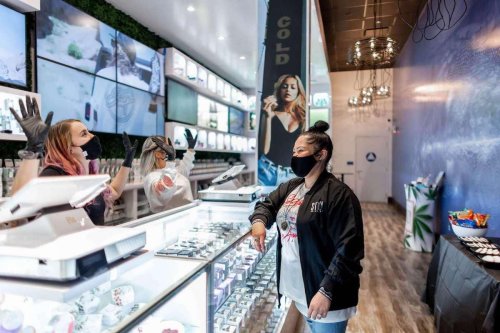 High-End Cannabis Dispensaries Deliveries in the Bay Area