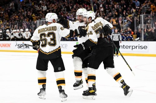 Bruins Aiming To Tie NHL Record Saturday Vs. Blackhawks | Flipboard