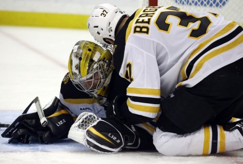 Boston Bruins Goalie Jeremy Swayman Of Anchorage Week-to-week With Knee ...