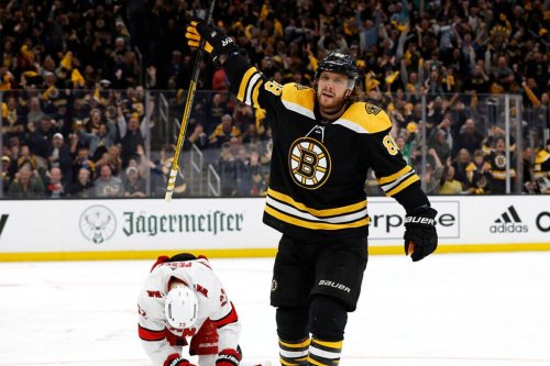 Will the Bruins extend David Pastrnak before the season?