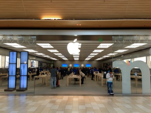 Delaware’s tax-free Apple Store sells more iPhones than any other store