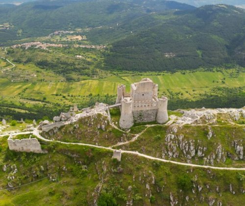 The Rocca Calascio Fortress Never Saw Battle but Has Been Heavily Damaged