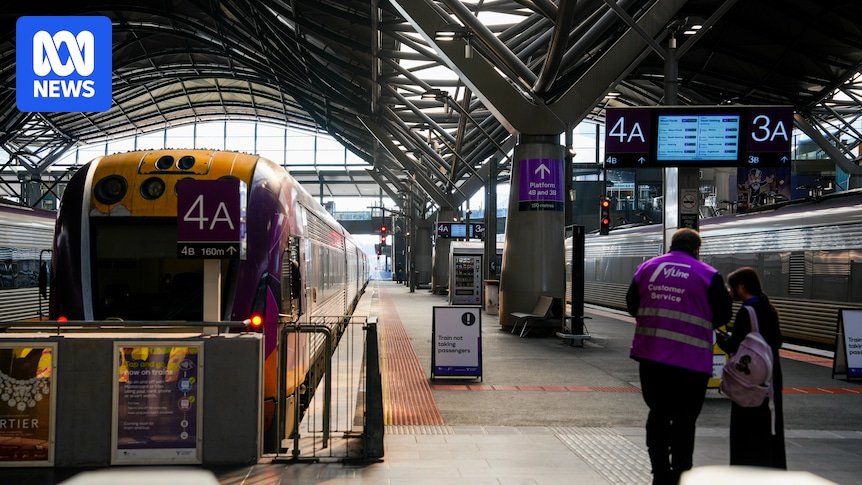 Telstra outage brings Victorian regional rail network to a halt