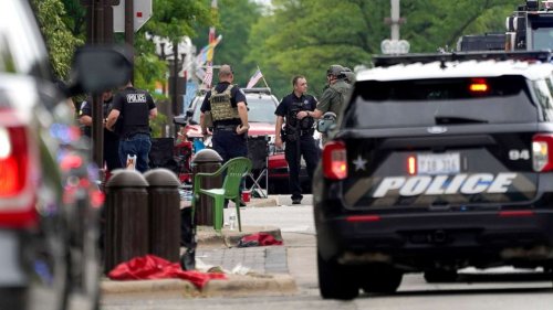 Highland Park mass shooting: 6 killed at 4th of July parade, person of interest apprehended